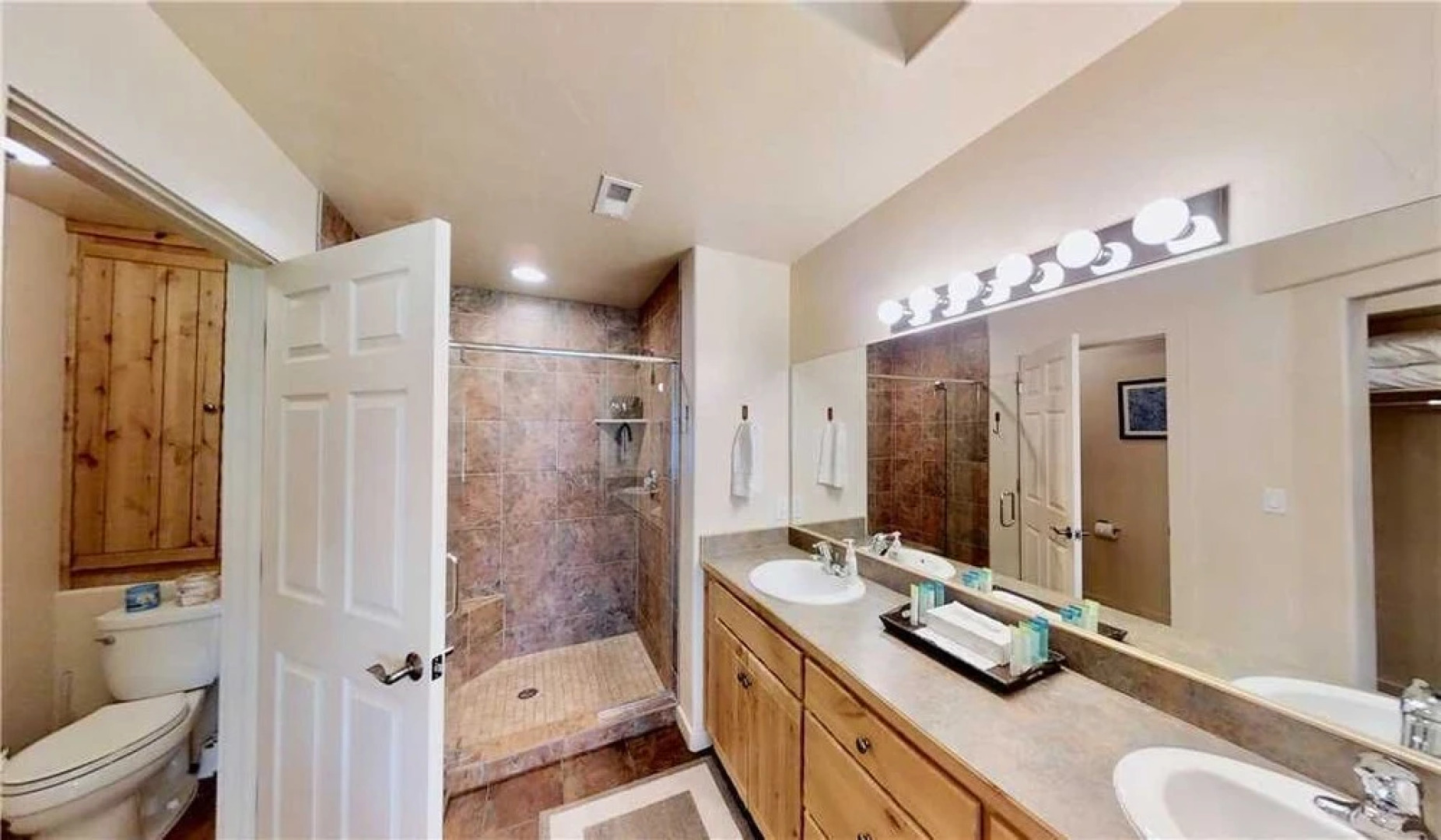 Grey Pearl Q3 by RedAwning