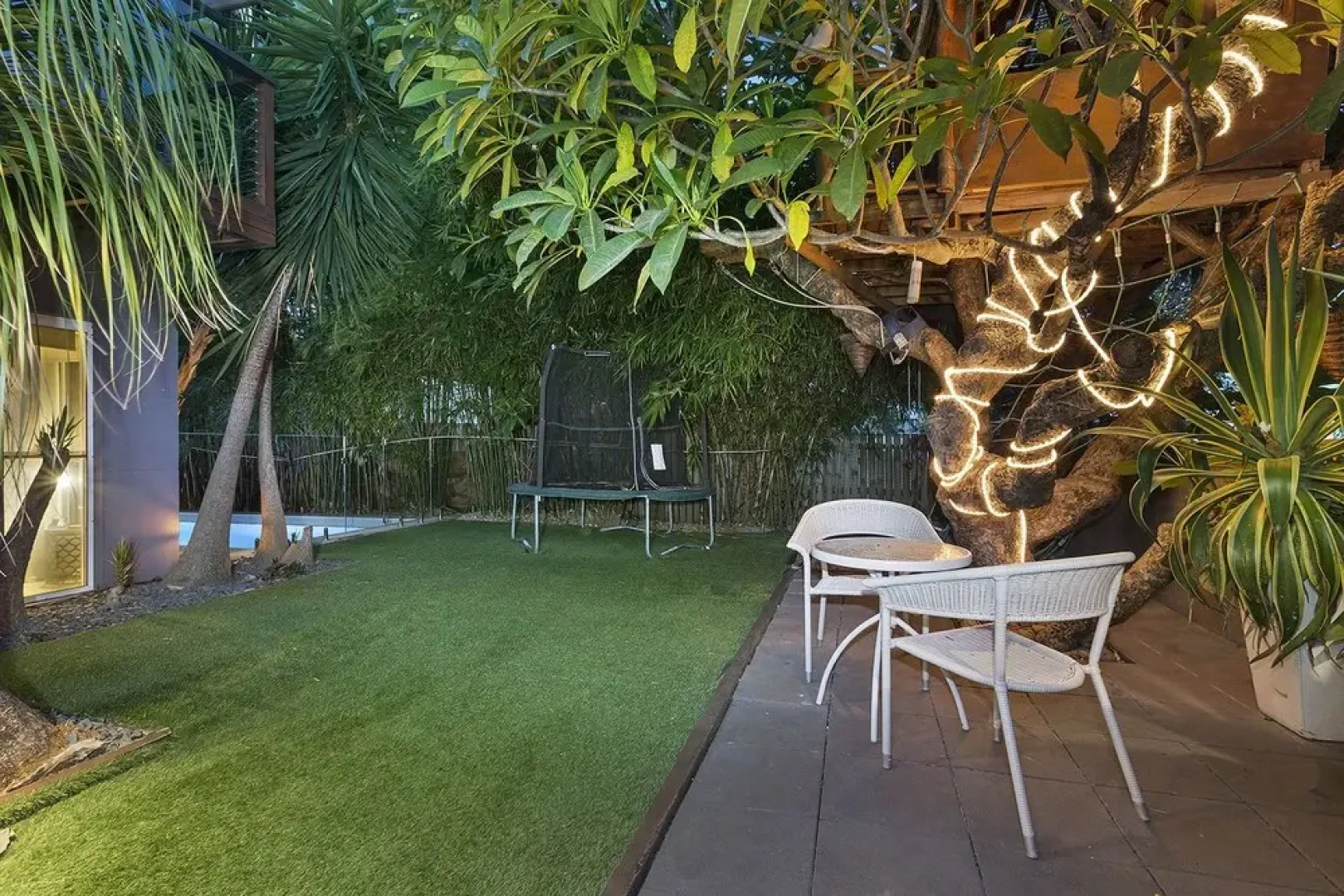 Resort Style Home near Airport & CBD