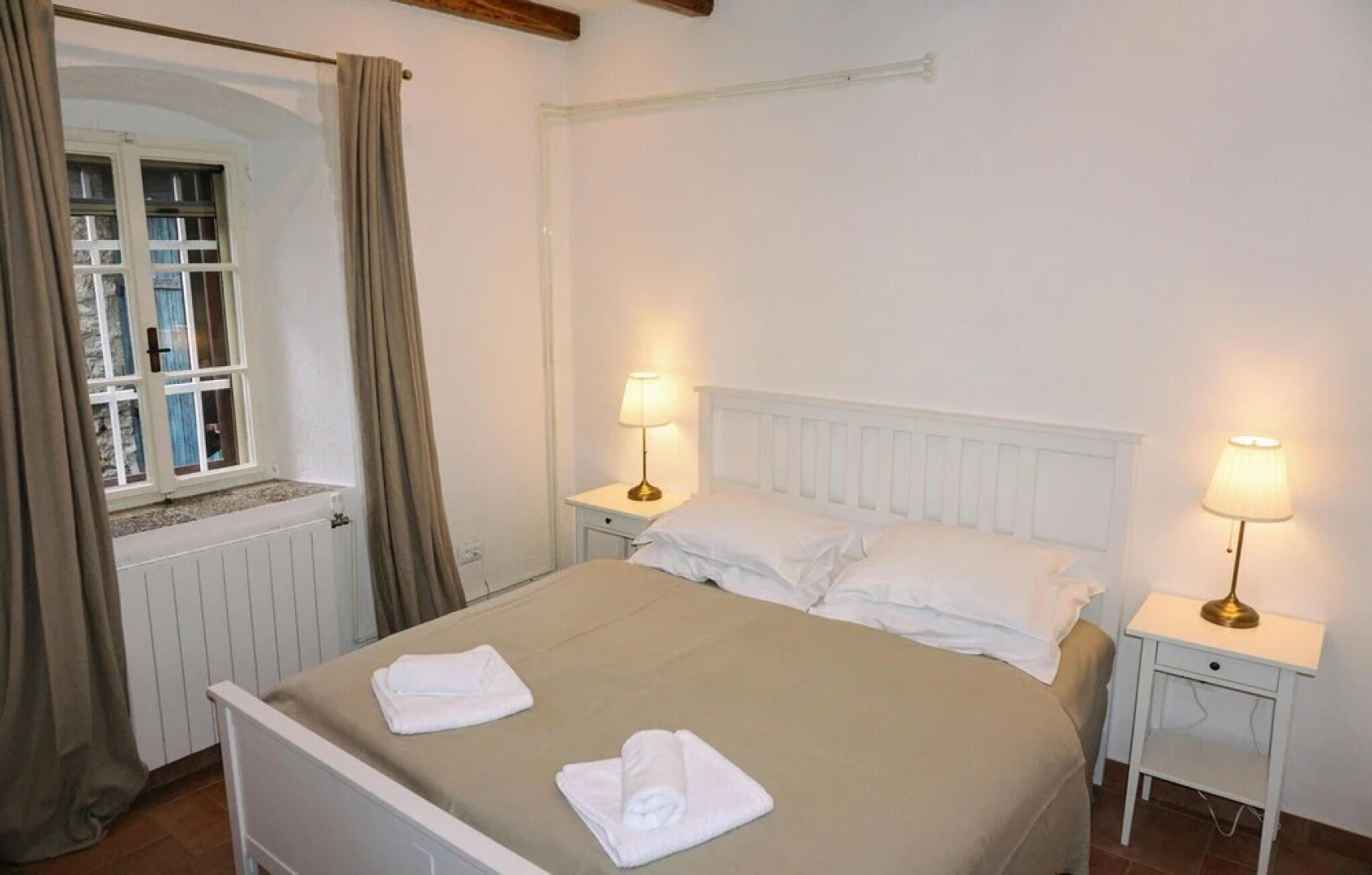 Amazing Home in Osor with Outdoor Swimming Pool, Hot Tub & 3 Bedrooms