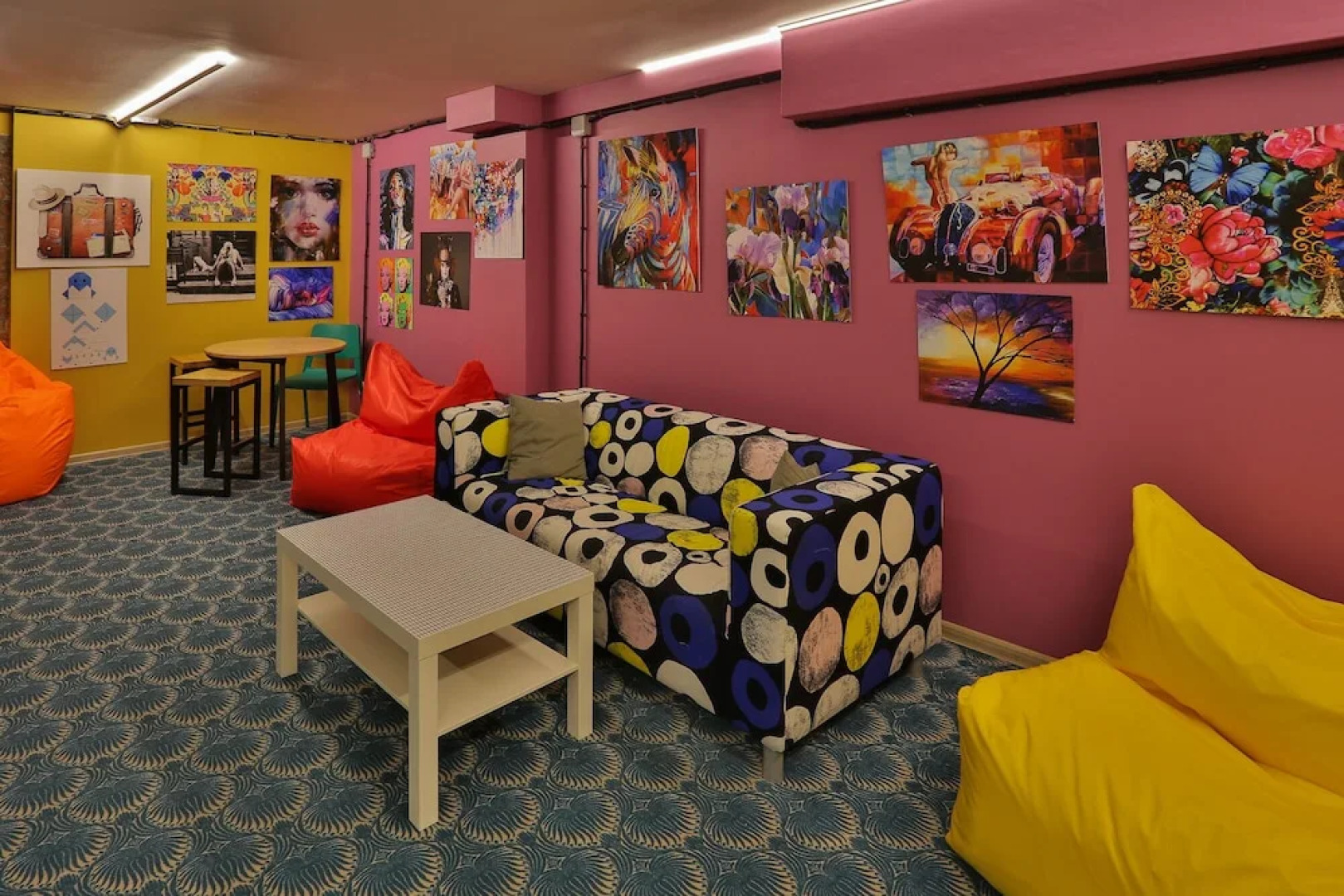 Капсульный отель и хостел de Lux ApraxInn