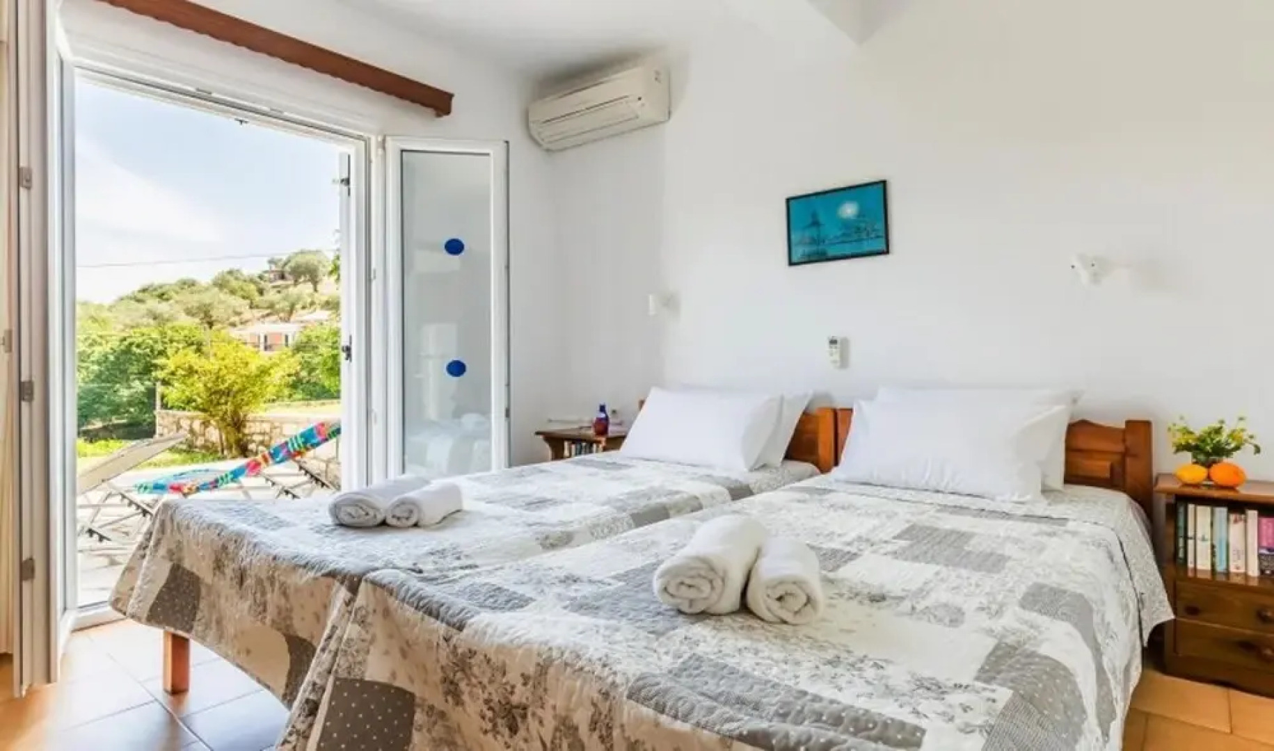 Spiros Walk to Beach Sea Views A C Wifi Car Not Required - 3427