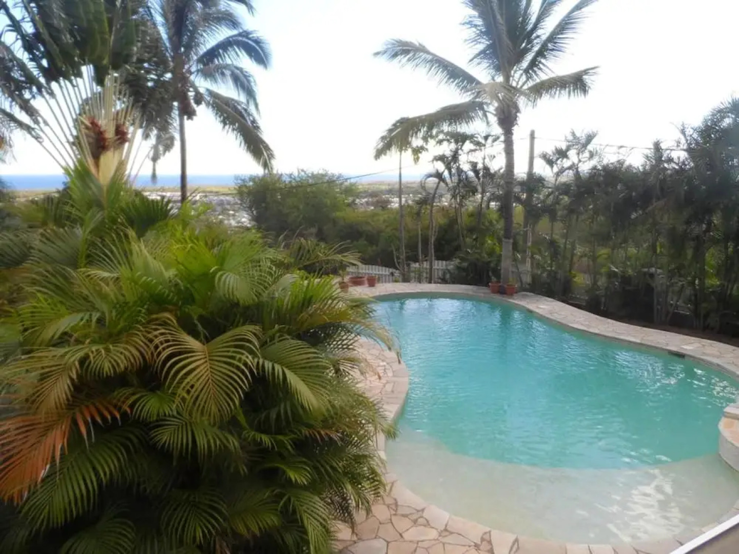 Studio in Étang Salé, With Wonderful sea View, Private Pool, Enclosed Garden