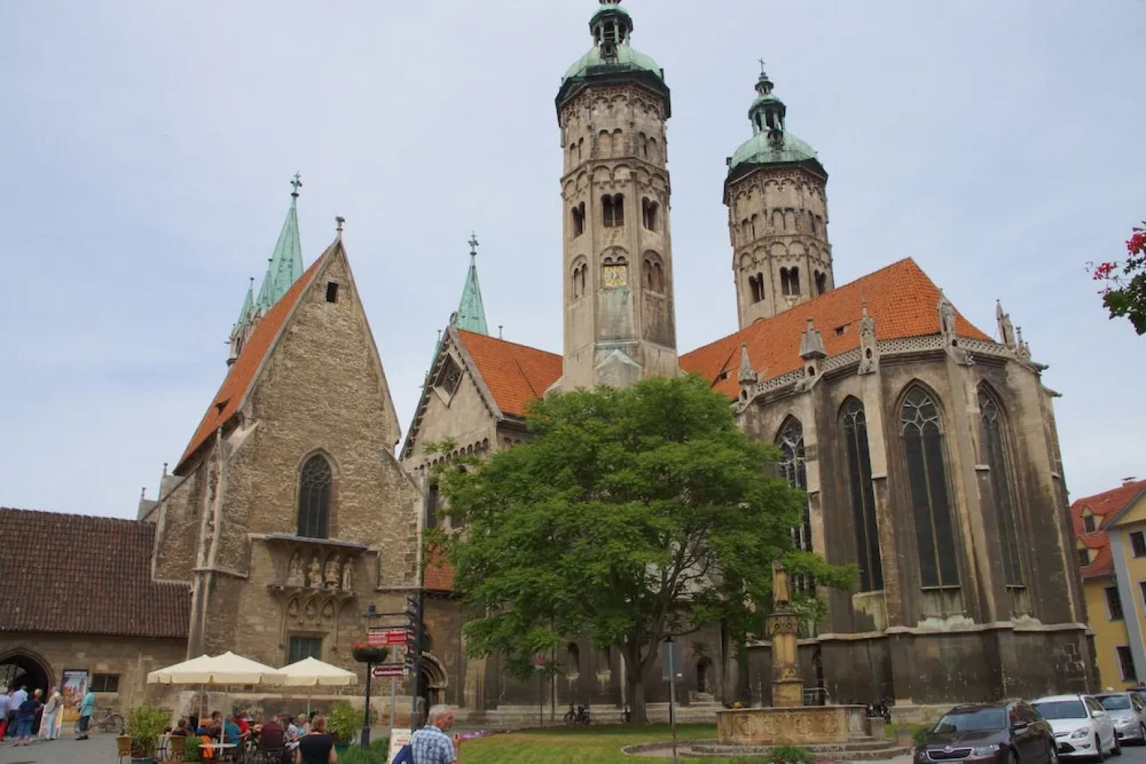 Warias Hotel & Restaurant