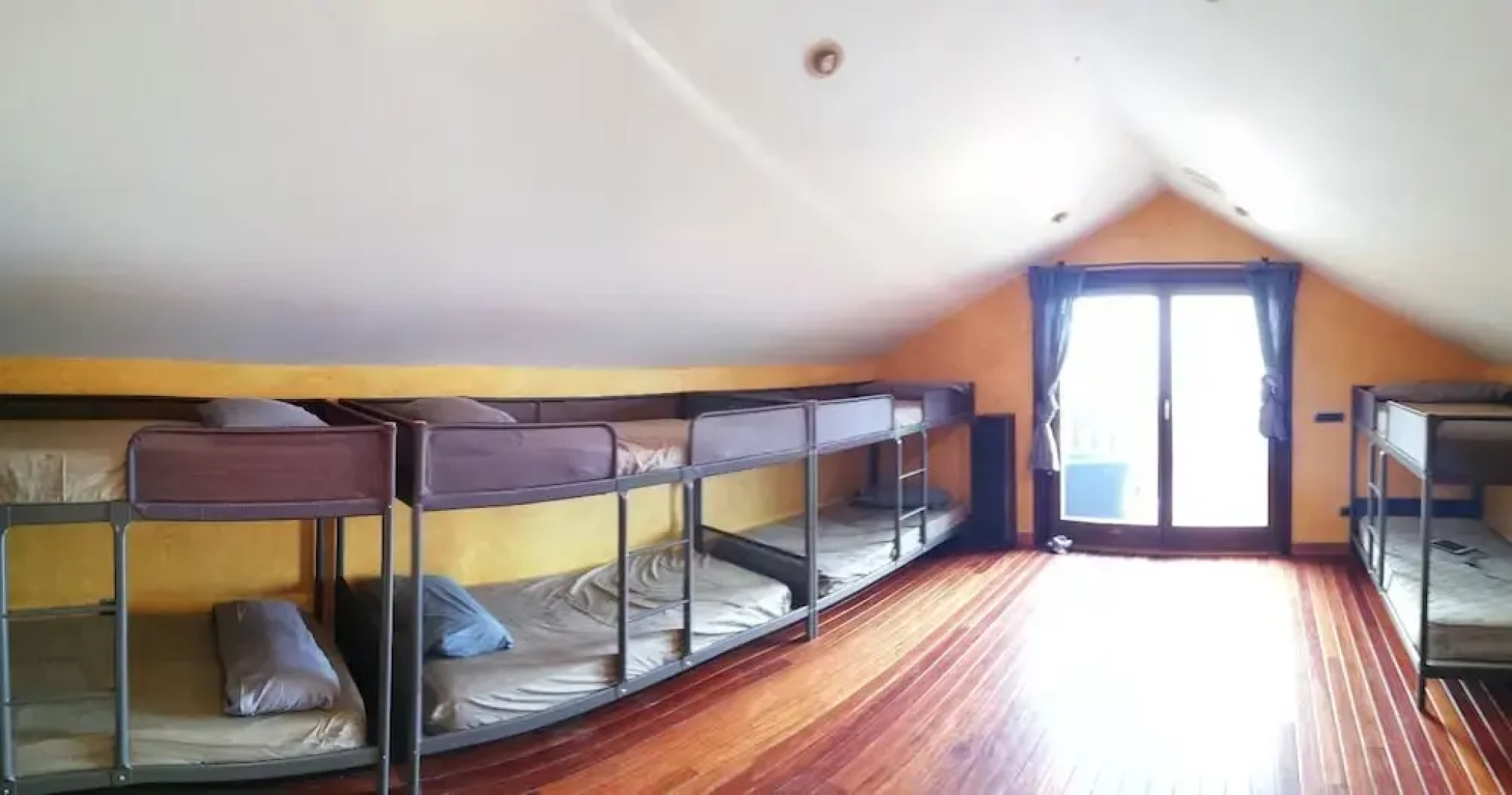 Hostel Limens Beach Center