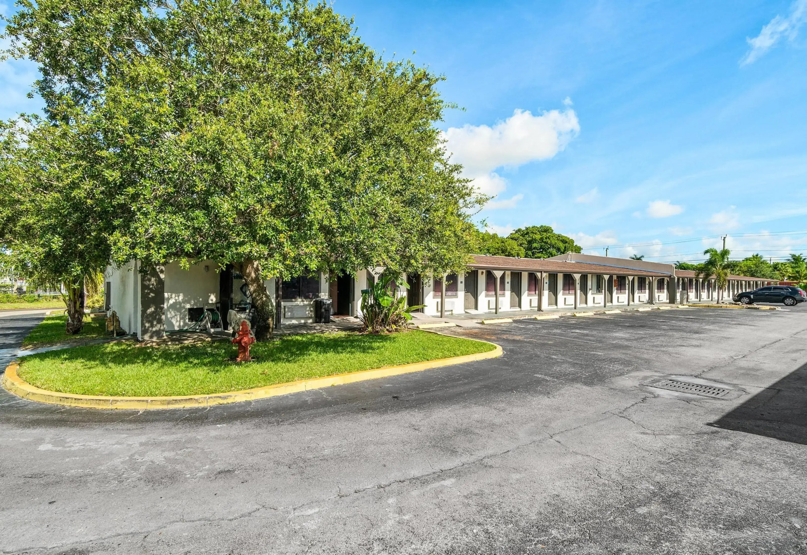 Super 8 by Wyndham Lantana West Palm Beach