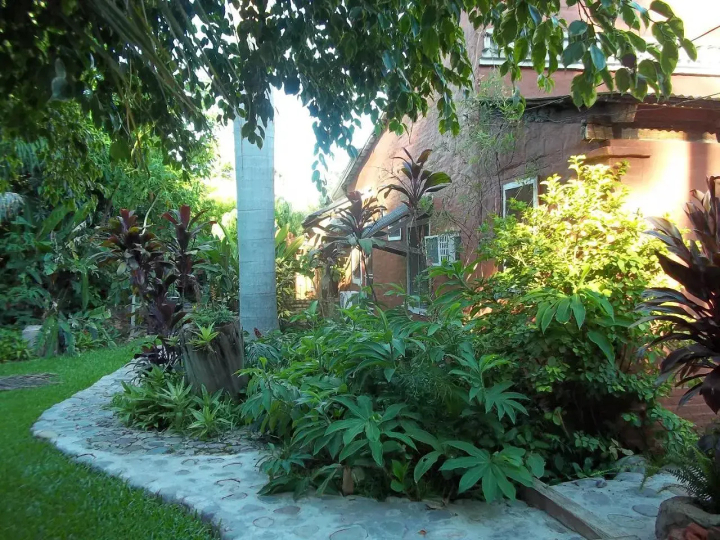 El Jardin Colonial
