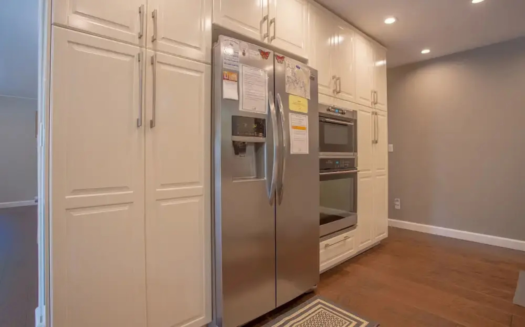 Happy Hideaway 4 Bedroom Home by RedAwning