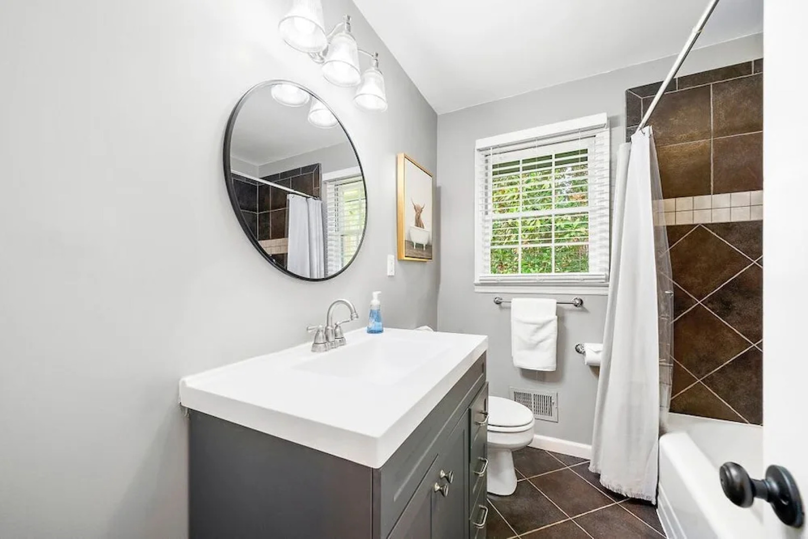 Beautiful and Quiet Newly Renovated 4 Bedroom Retreat