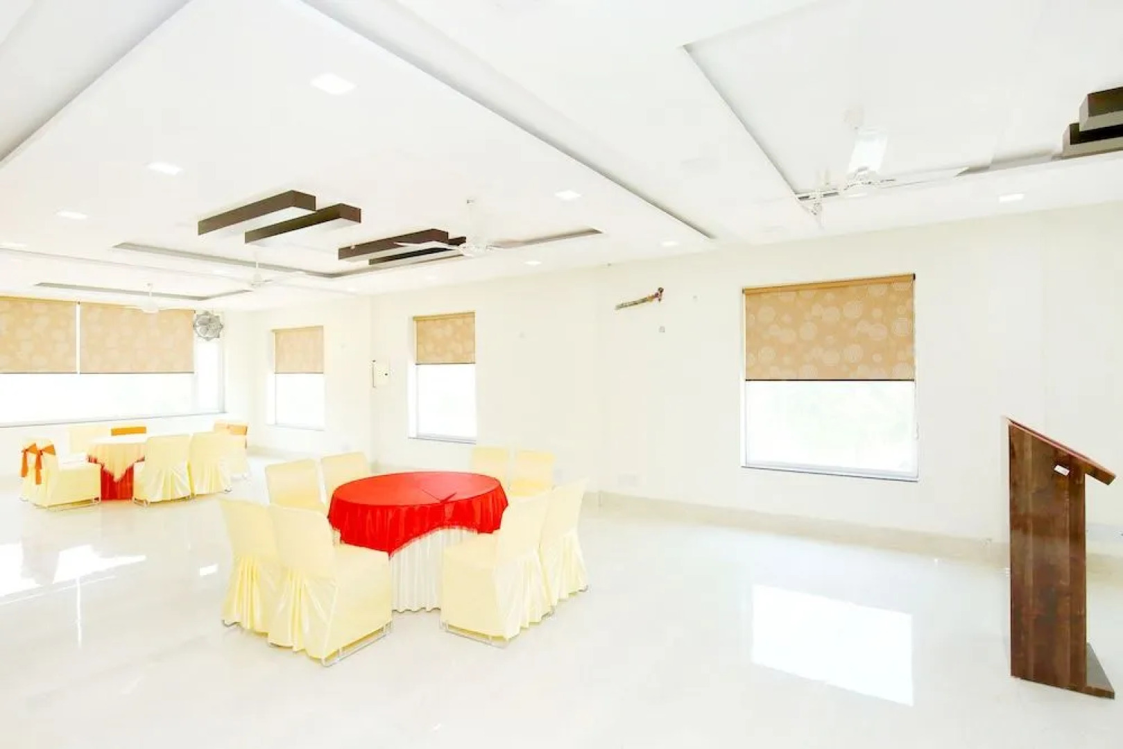 Oyo 40417 Hotel Grand Taj