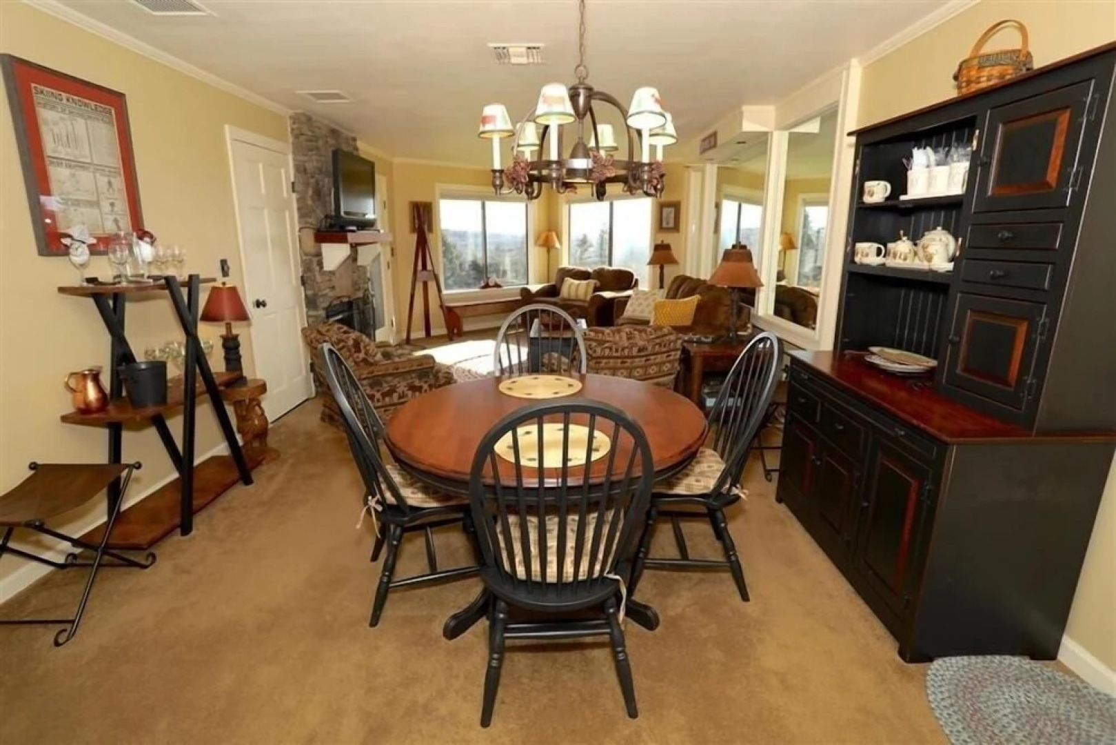 Seven Springs 1 Bedroom Premium Condo, Walking Distance to Slopes by RedAwning