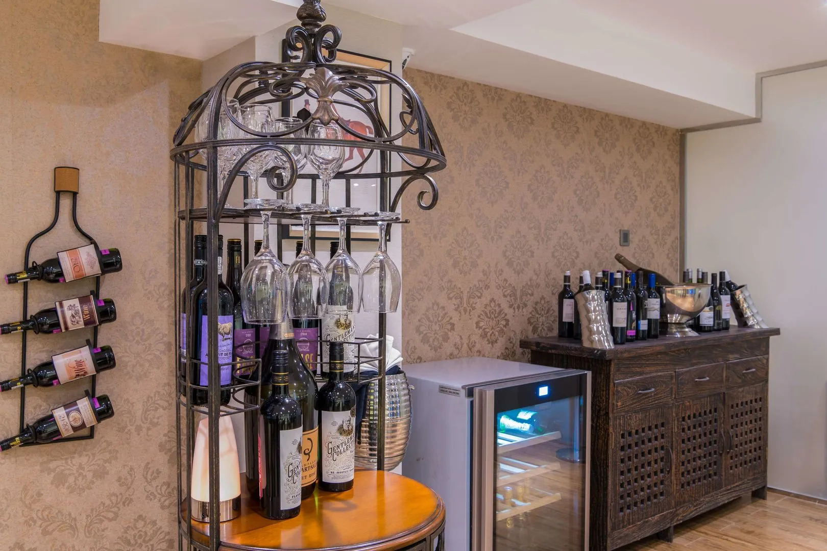 The Golden Ridge Hotel