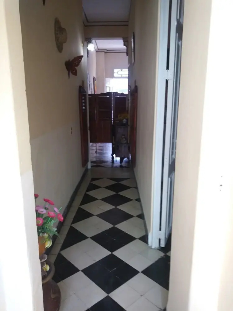Adrianos Hostal