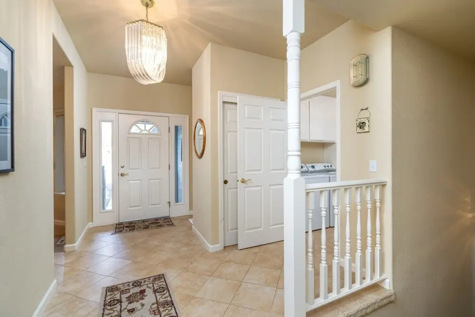 Happy Trails - Updated Home with Cozy Sunroom by Yosemite Region Resorts