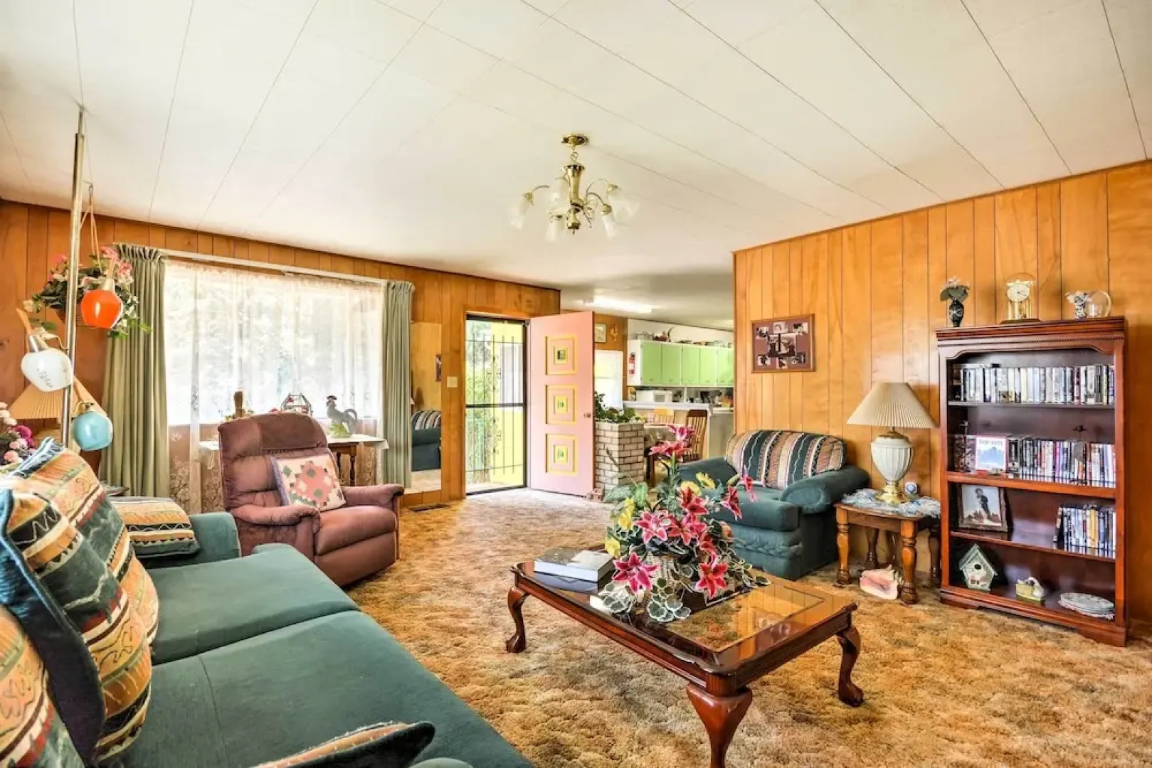 Bright Springer House w/ Hammock & Orchard Views!