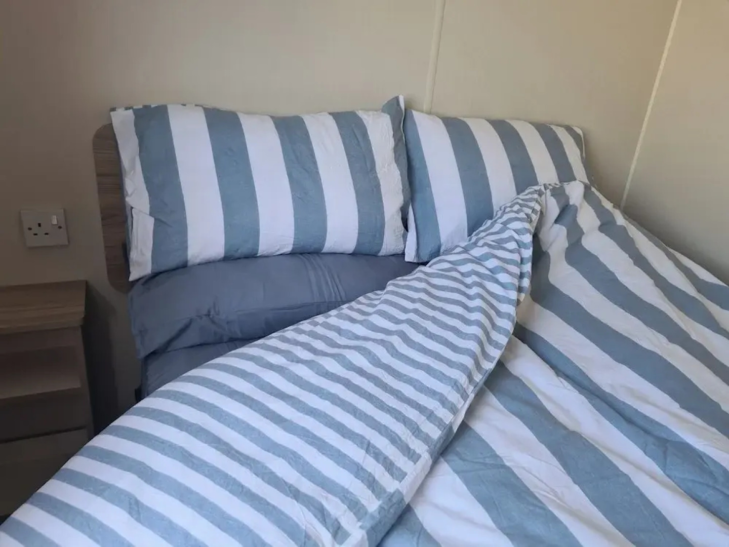 3 Bed Lodge - Sleeps 6 - Parking - Pets - Wifi