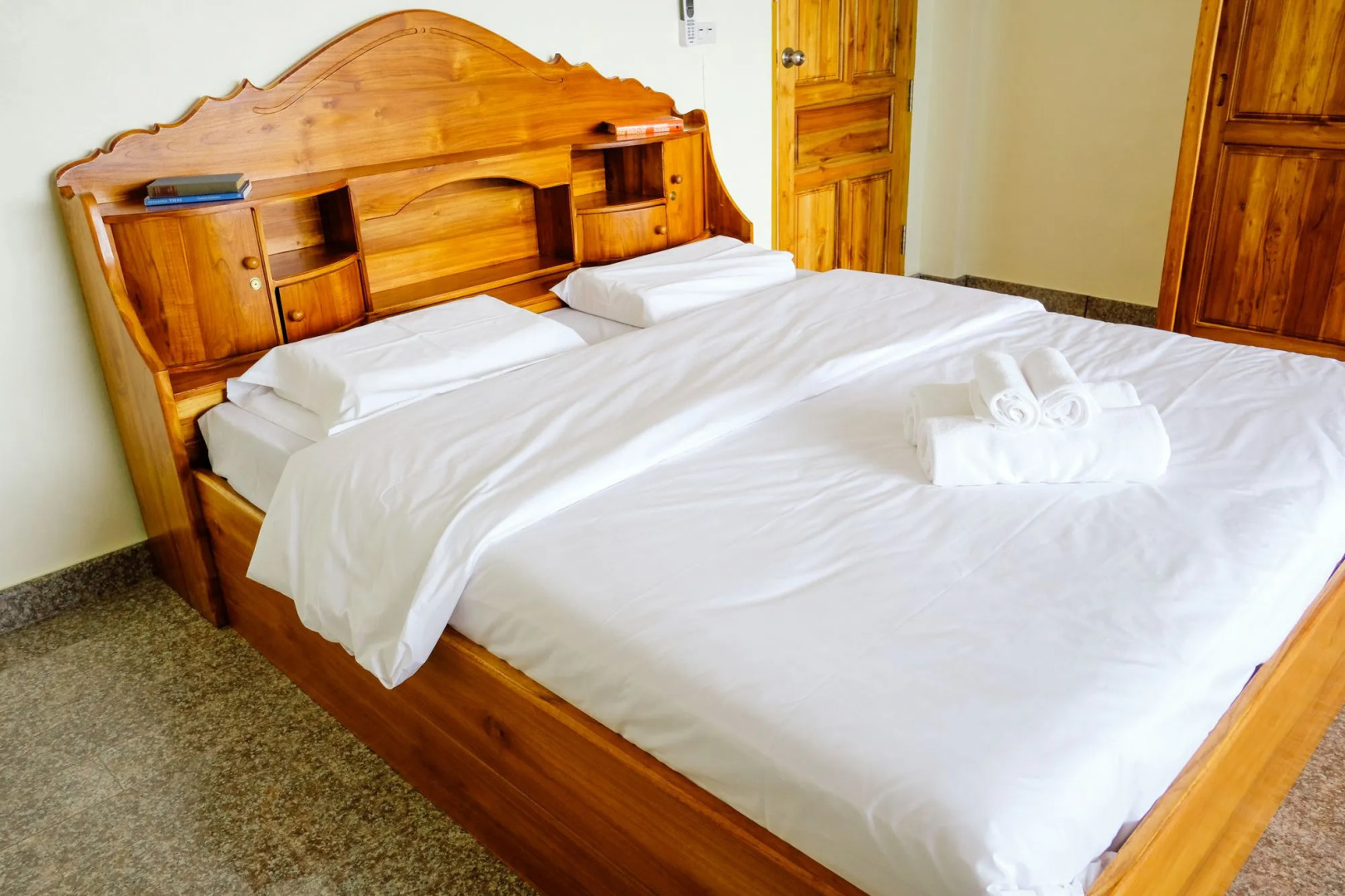 The Lake House Ko Yo