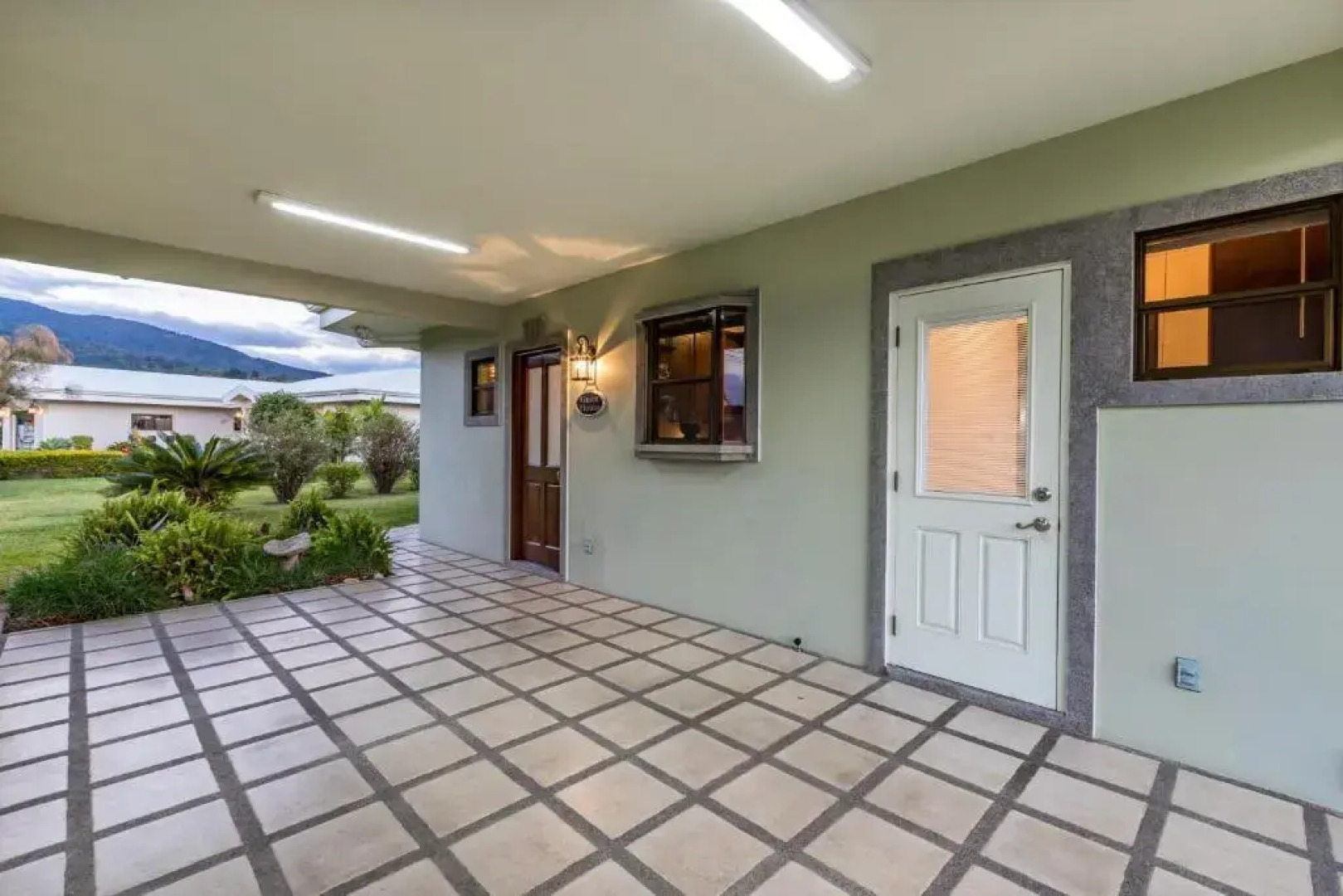 Grecia, Costa Rica Mountain Estate Guest Home 2/2 All Furnished