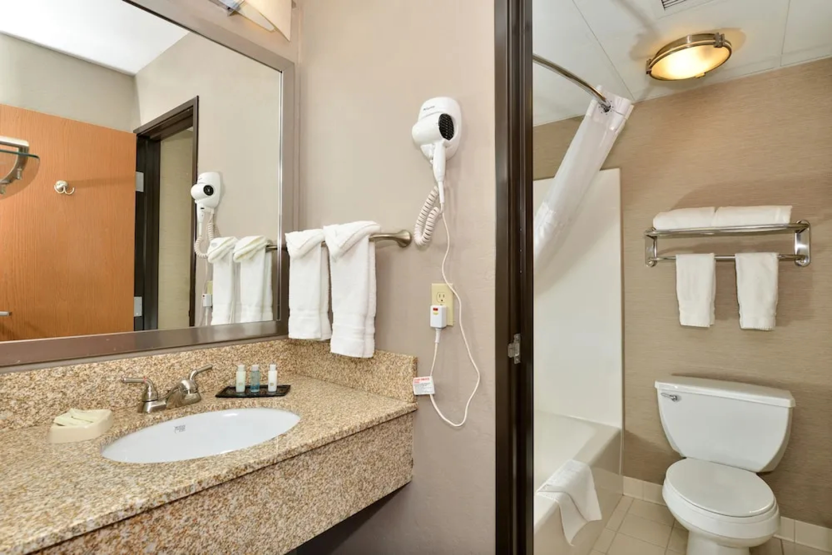 Baymont By Wyndham Brooklyn Center