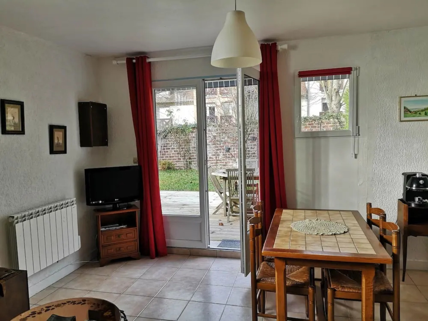 Studio avec terrasse et jardin