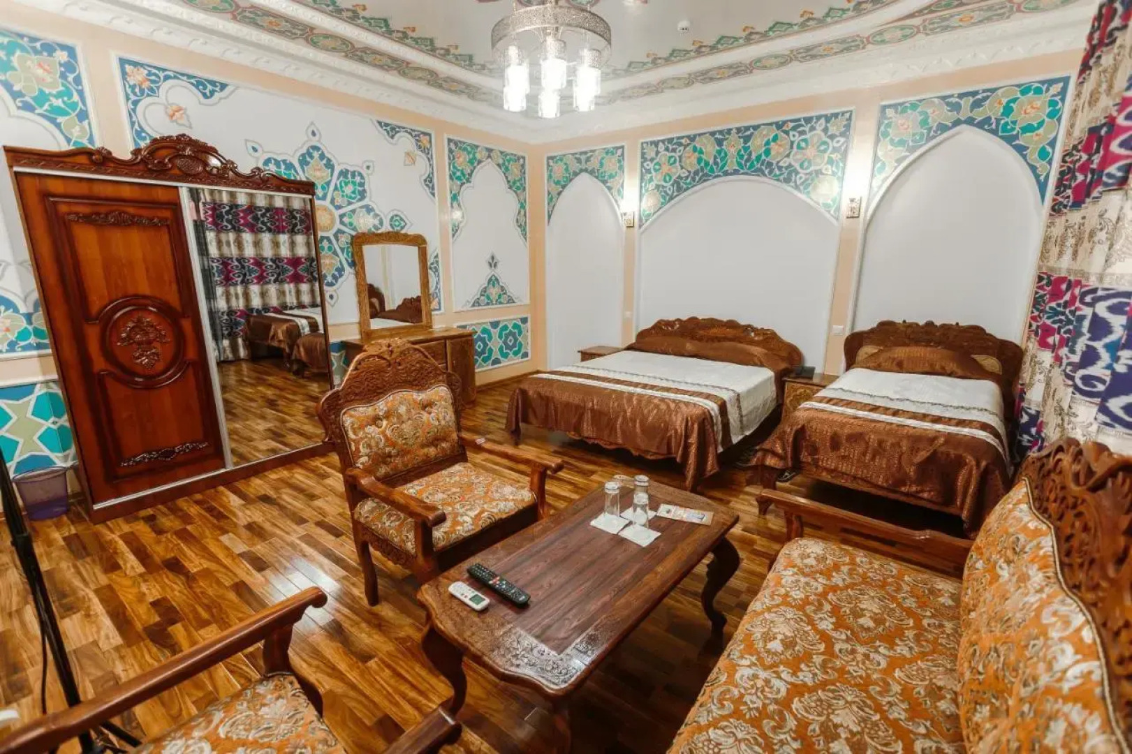 Khiva Silk Road (Хива Силк Роад)