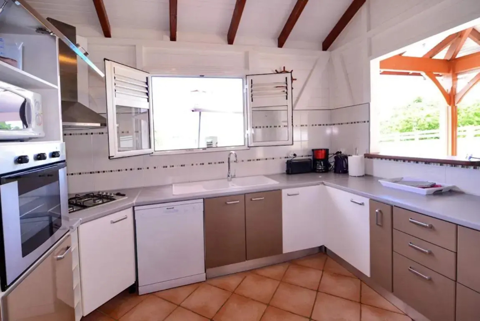 Magnifique Villa climatisée, piscine et jardin à 5mn de la plage