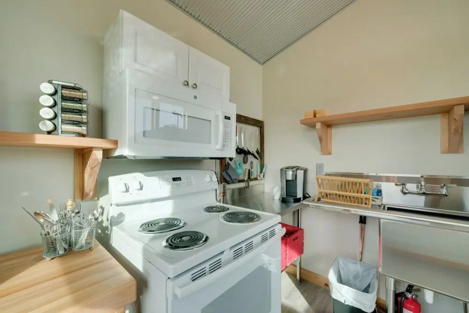 Beautiful Ranch Cottage - 45 Mi to Yellowstone NP!