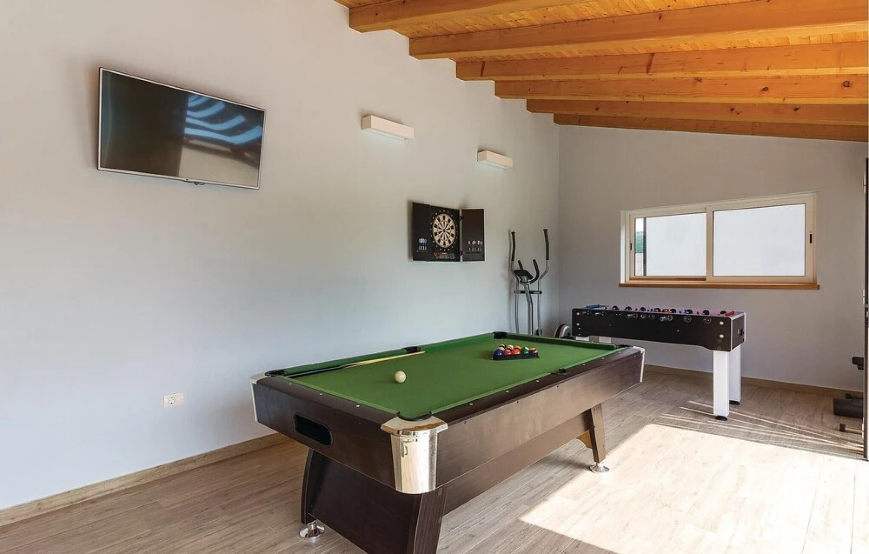 Beautiful Home in Vodnjan With Sauna, Wifi and 4 Bedrooms