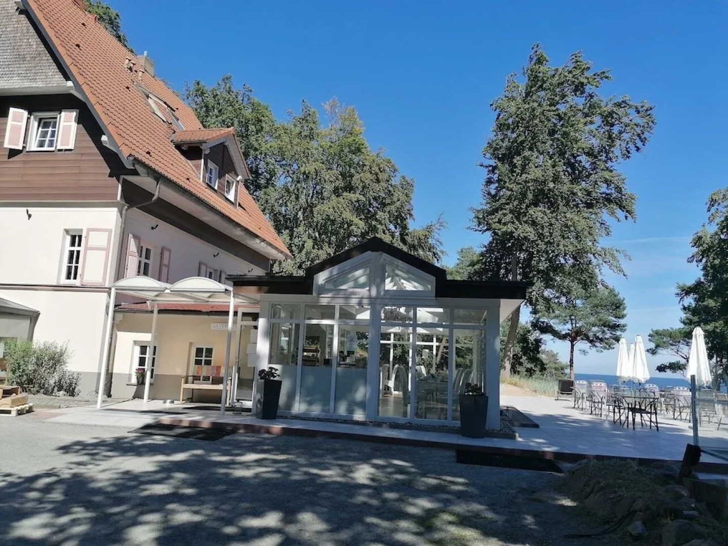 Hotel Lindequist und Wald Hostel Sellin