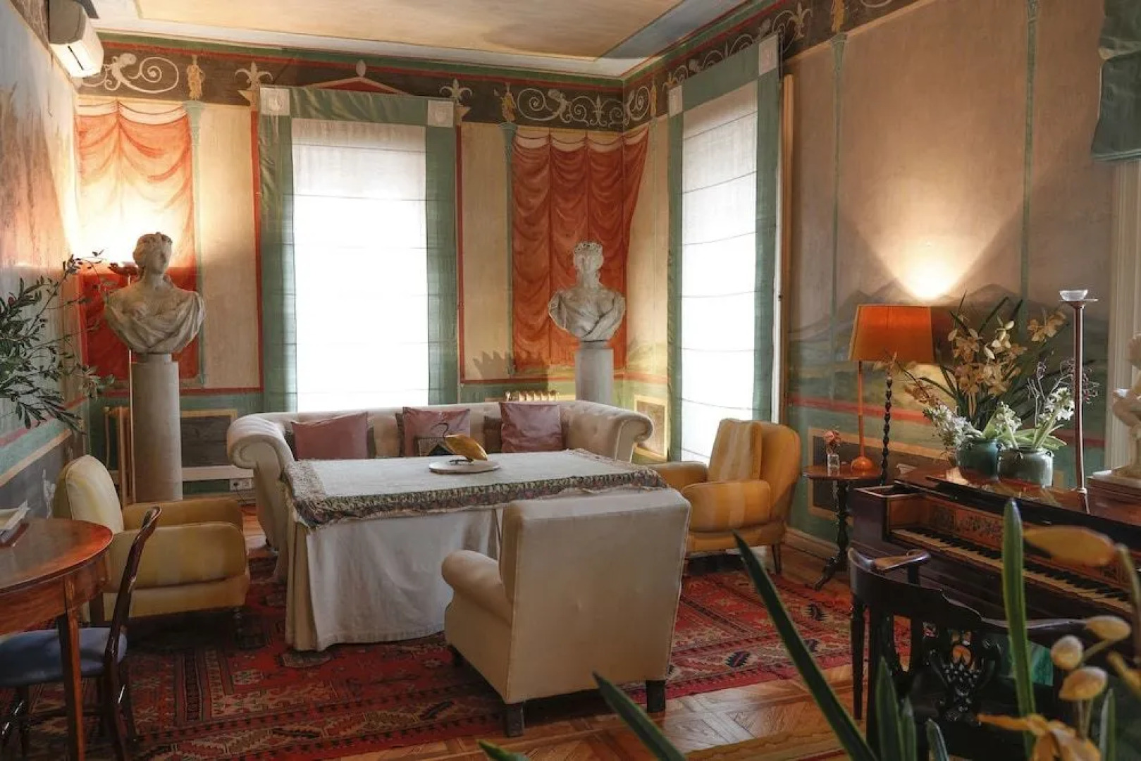 Escala Ópera - Adults Only