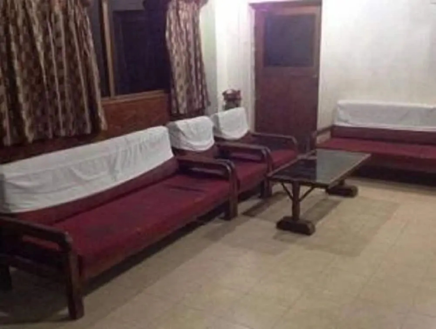 Woodlands Lodge By Iroomz