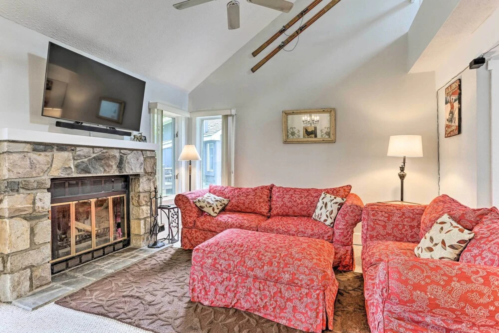 Deck & On-site Fishing Pond: Lake Harmony Home!