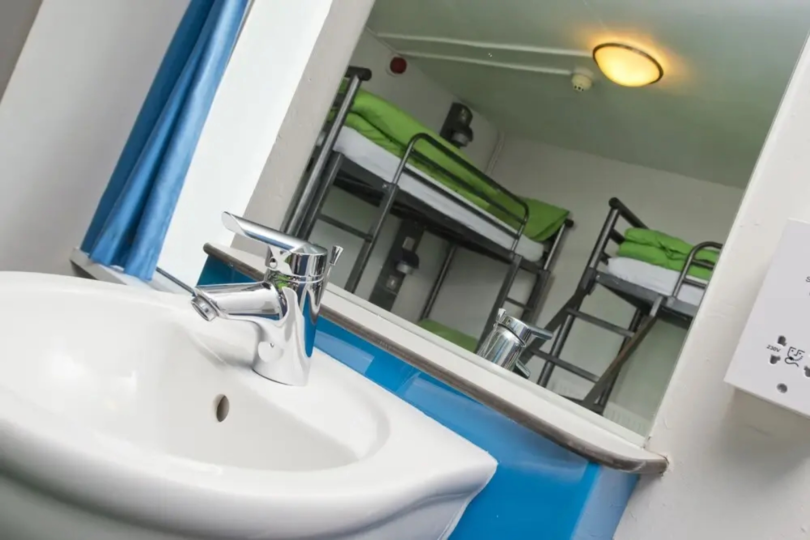 YHA Poppit Sands