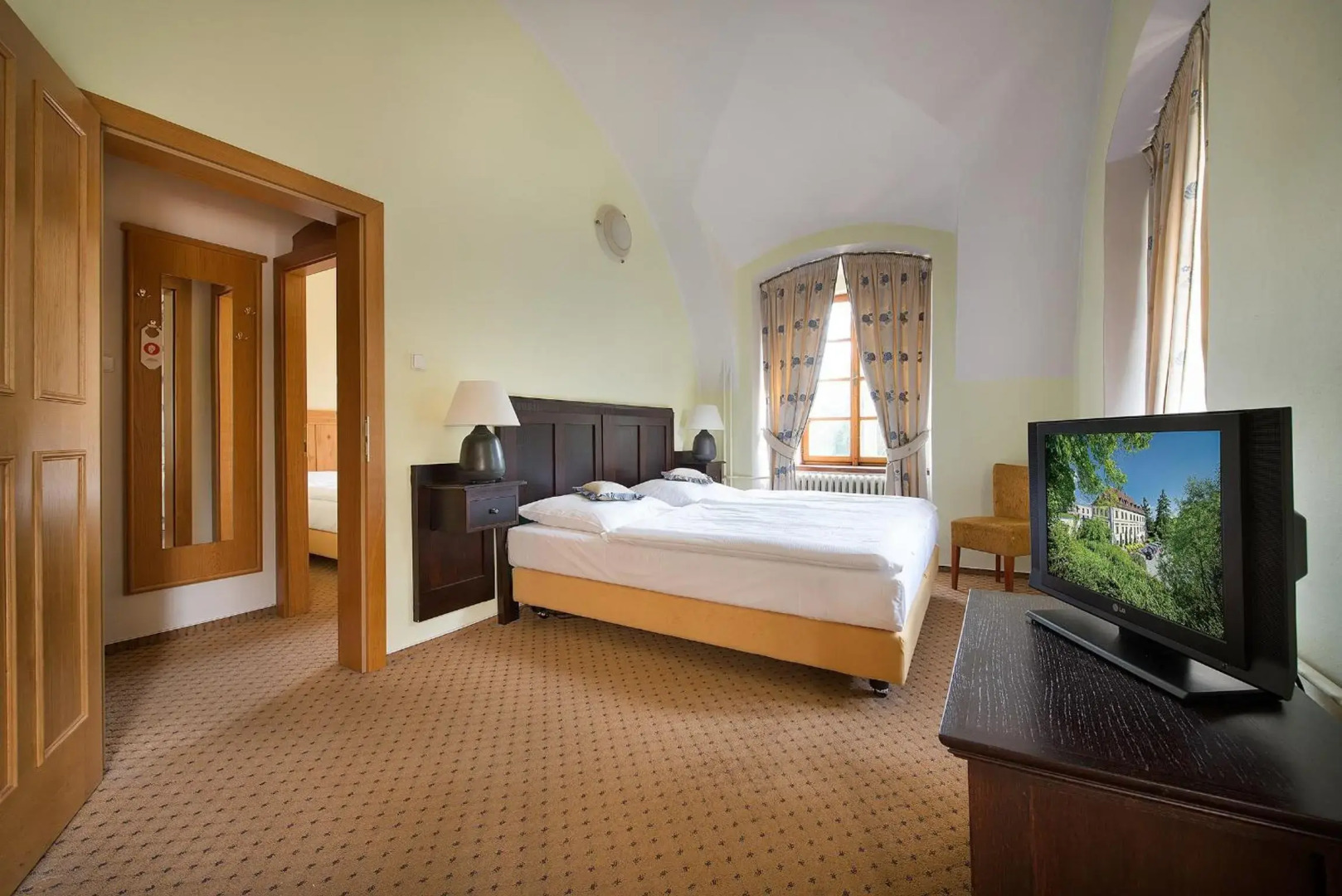 Maximilian Lifestyle Resort