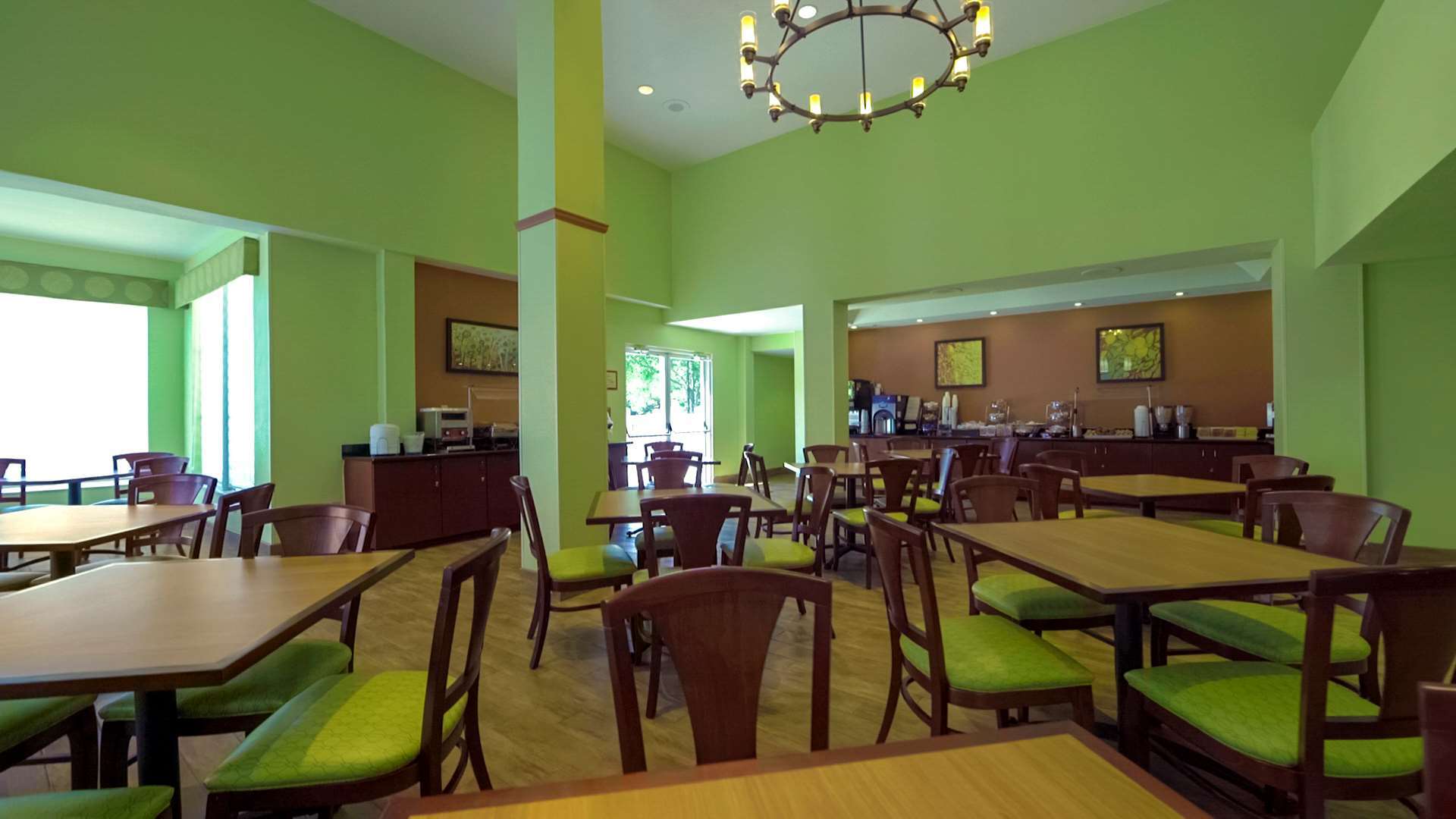 Galleria Palms Hotel