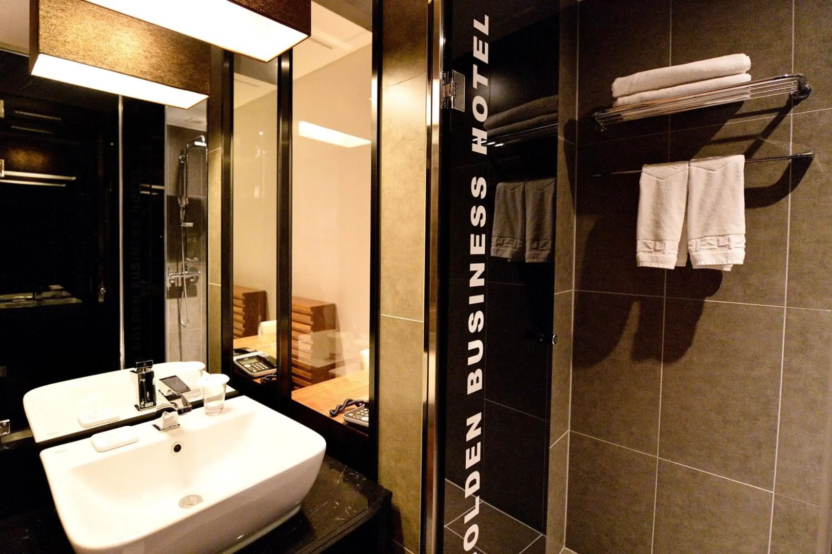 Golden Business Hotel