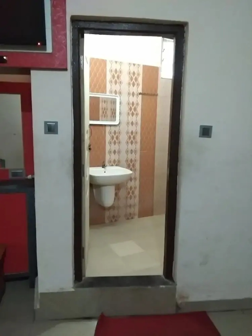 Iroomz Hotel Sagar Deluxe