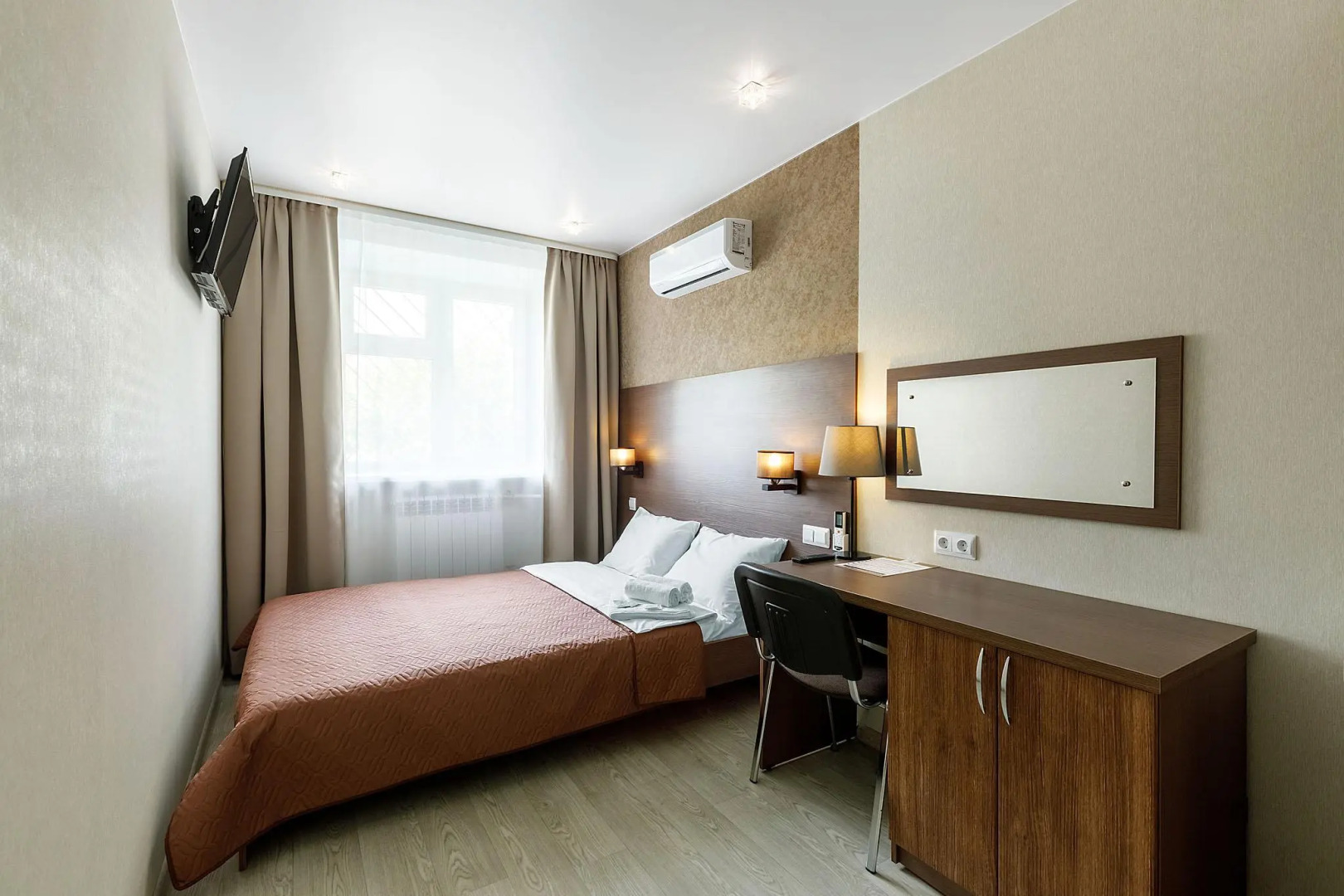 Авион на проспекте Ленина 38