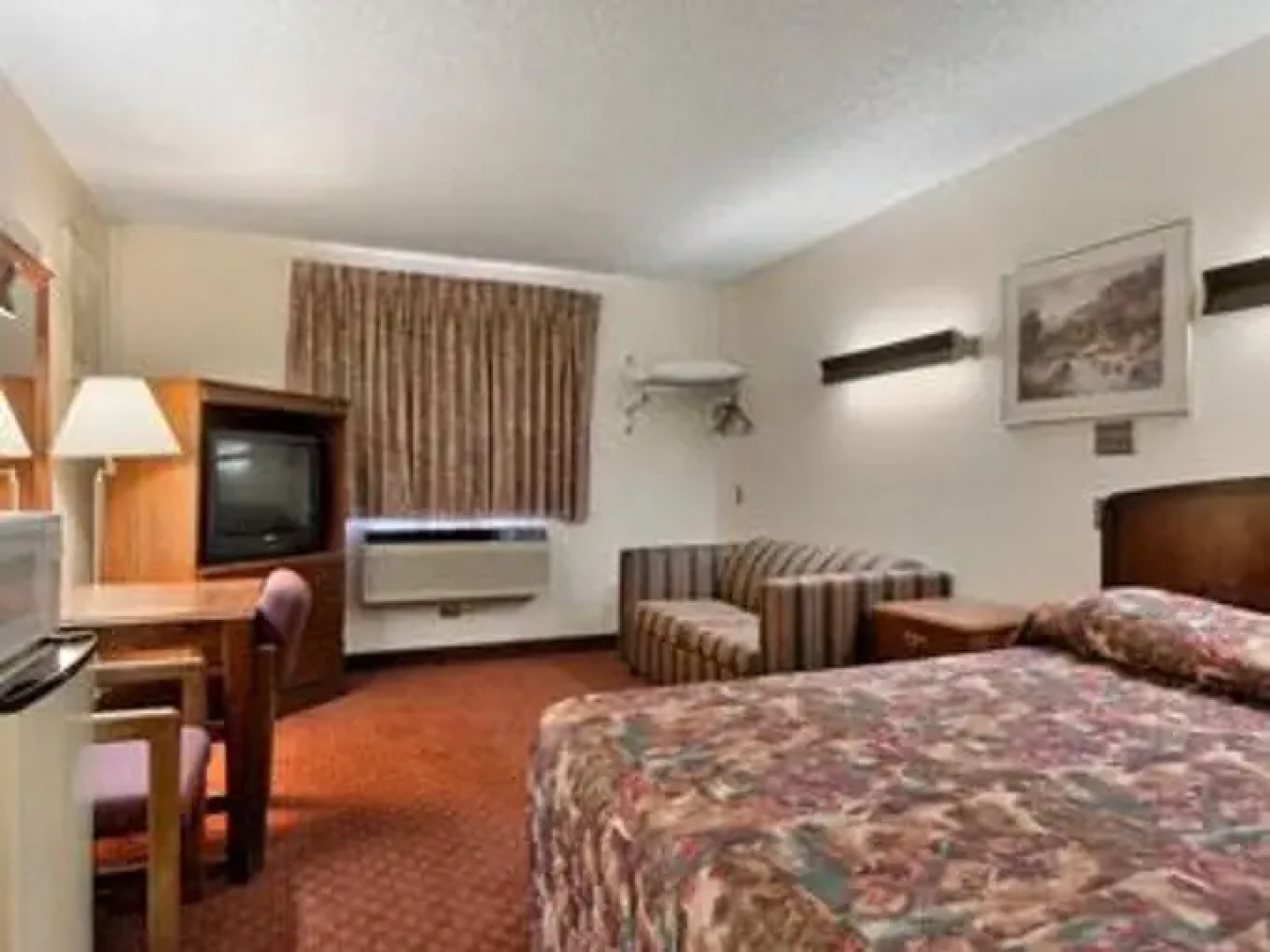 Super 8Longmont/Del Camino