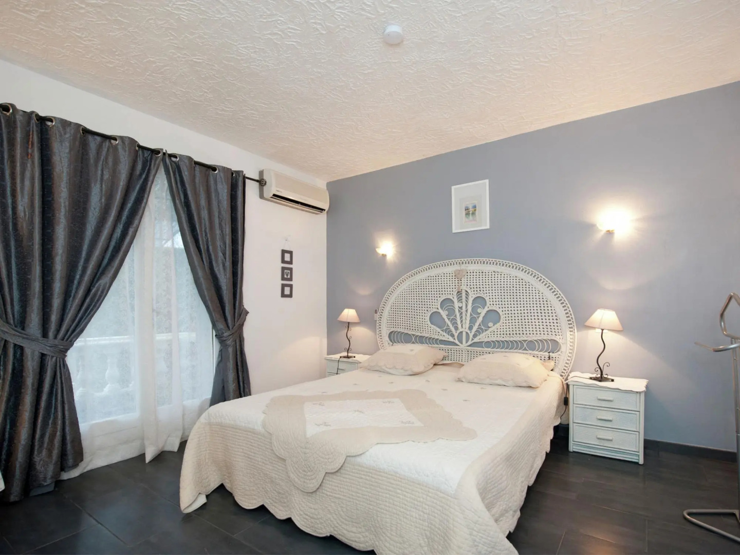 Gorgeous Holiday Home in Bagnols-en-forêt With Private Pool