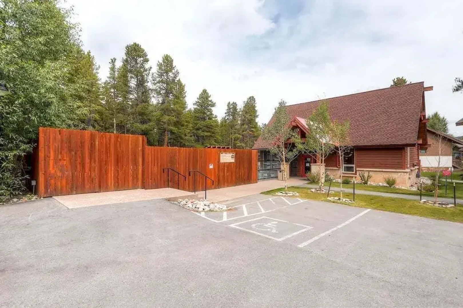 Park Place 101c 2 Bedroom Condo by RedAwning