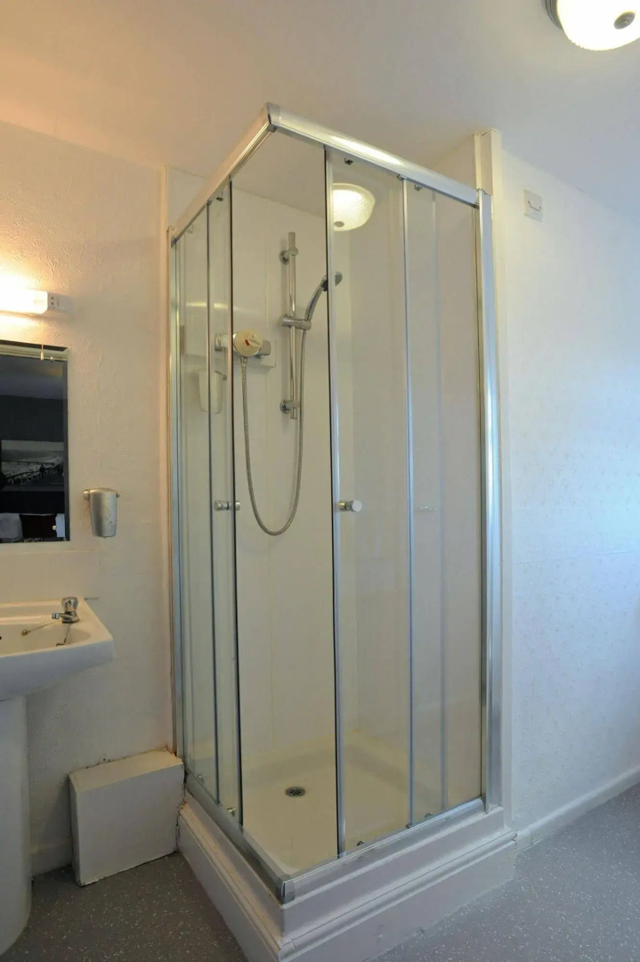 The Spyglass and Kettle