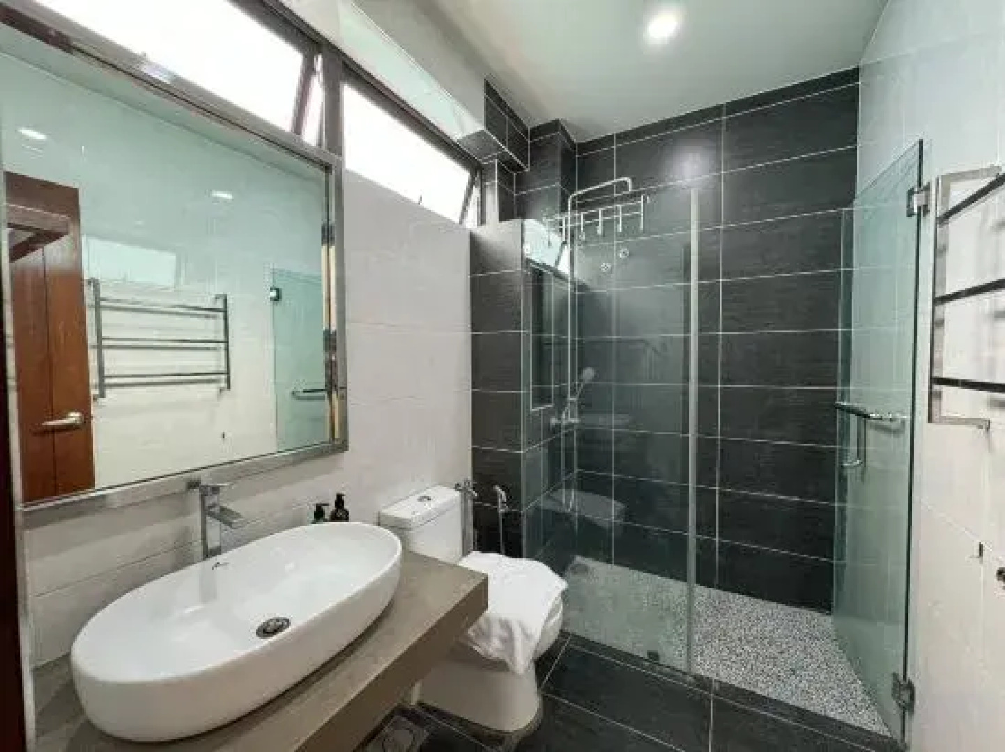 Green Escape City Private Pool Haven 24 pax