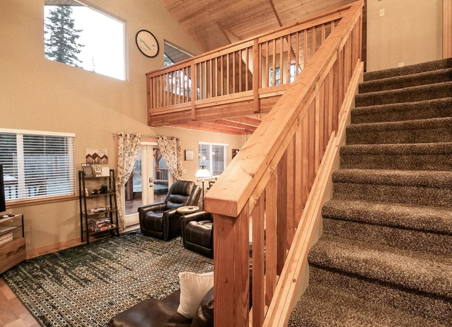 Paws in the Mountains Holiday home 2 NW Comfy Cabins