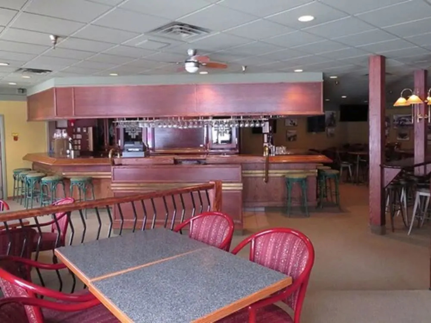 Town and Mountain Hotel