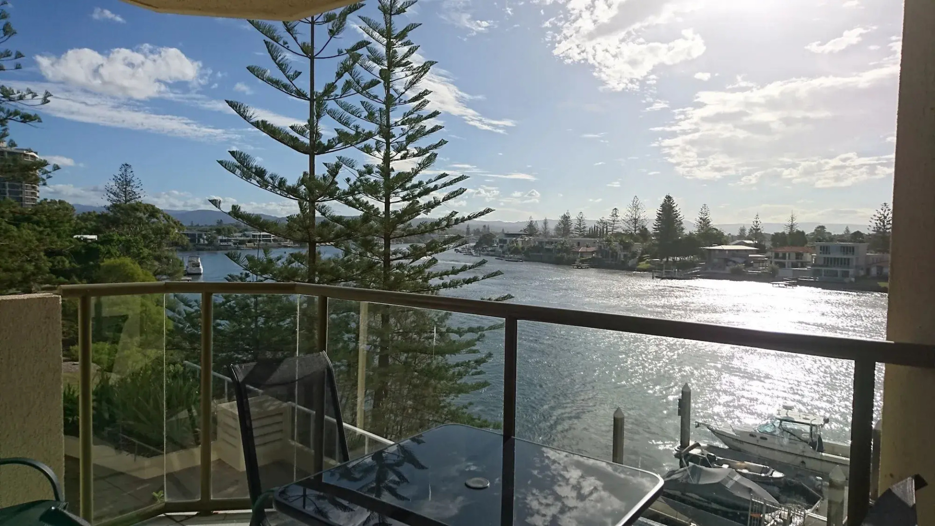 Surfers Hawaiian Apartments