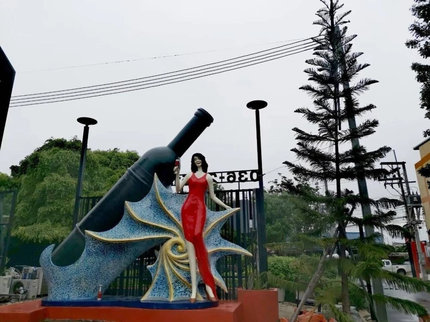 Grand Pruksa Siri Apartment