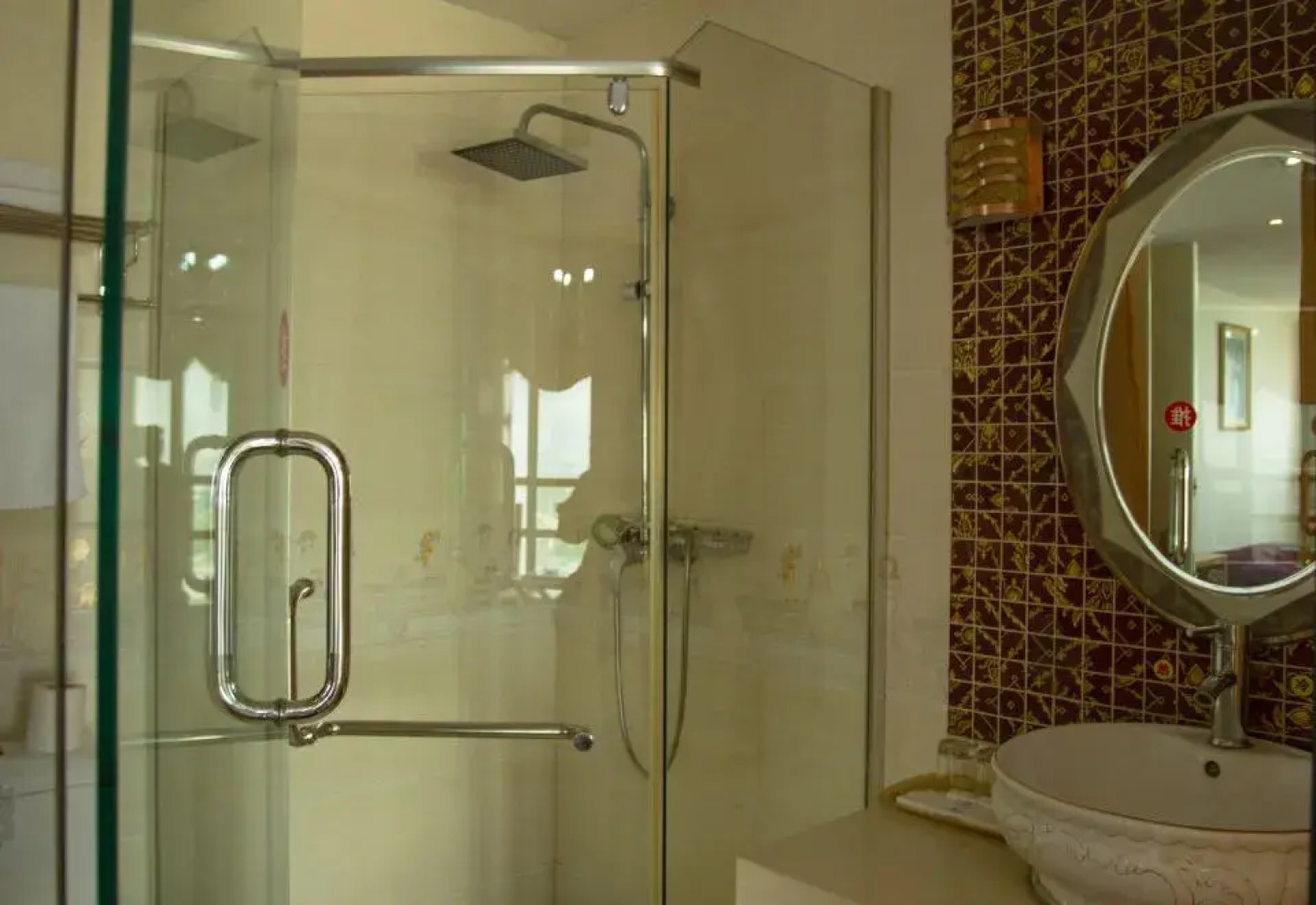 Jialun Gainian Hotel