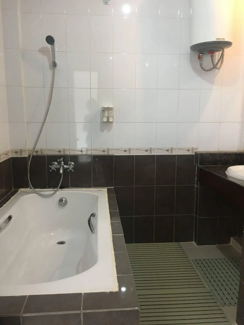 AV Hotel