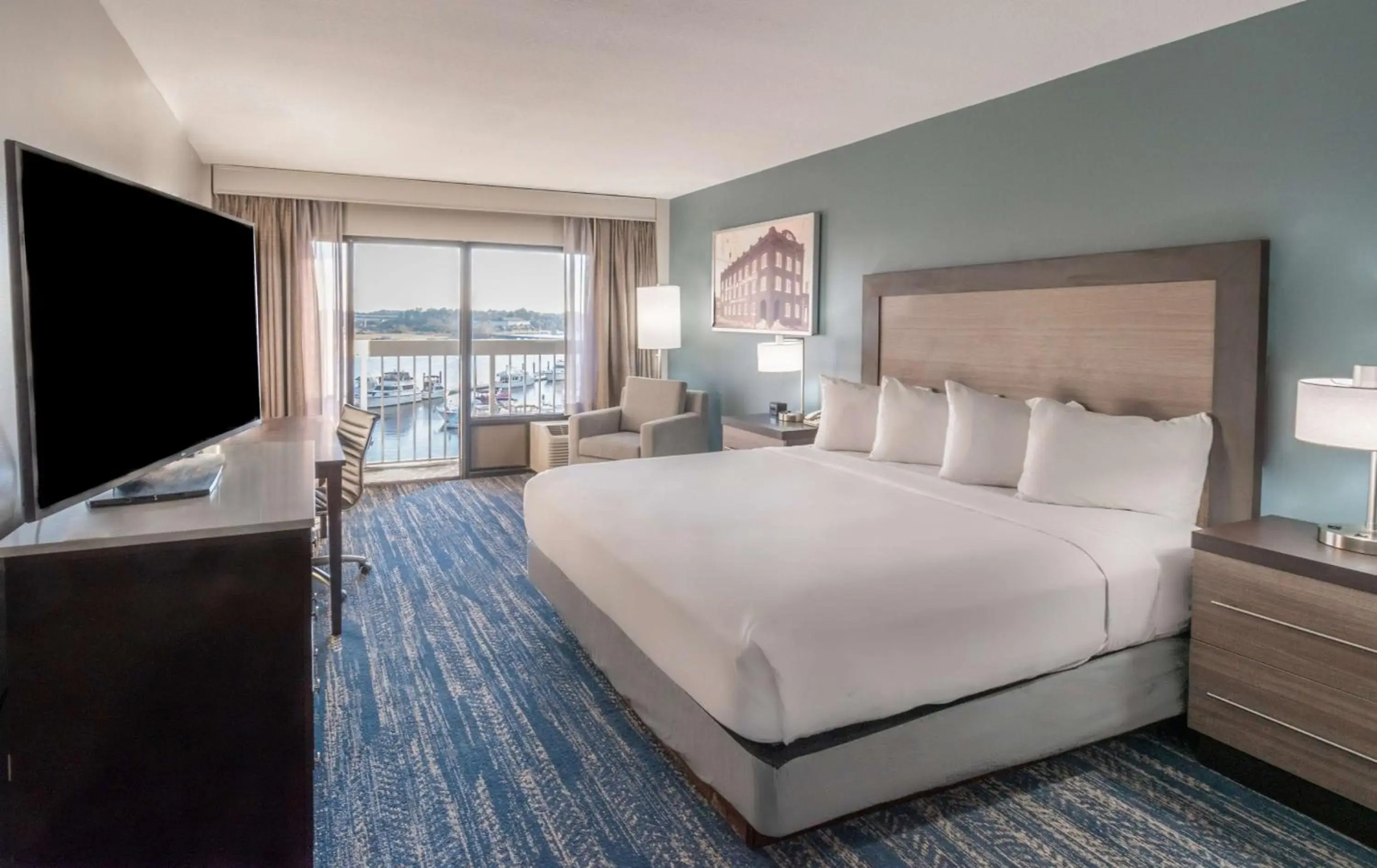 DoubleTree by Hilton New Bern Riverfront