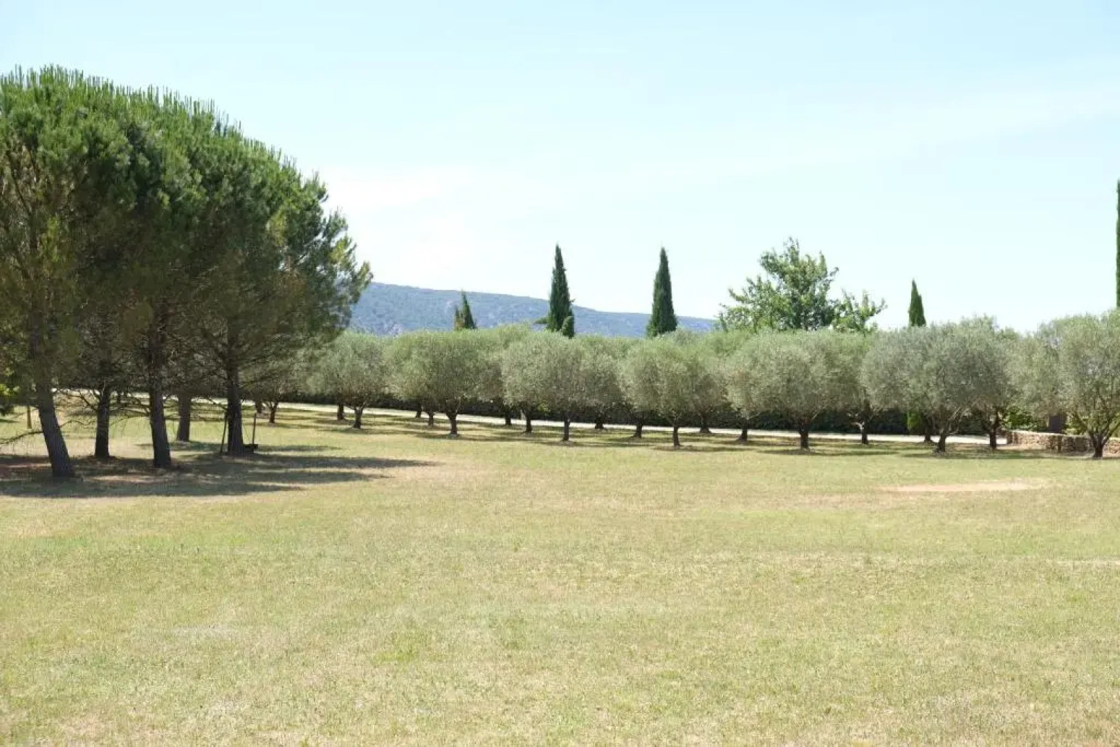 Charming vacation rental with a swimming pool in the heart of Luberon Natural Park,13 people LS2-306 ANDOURETO